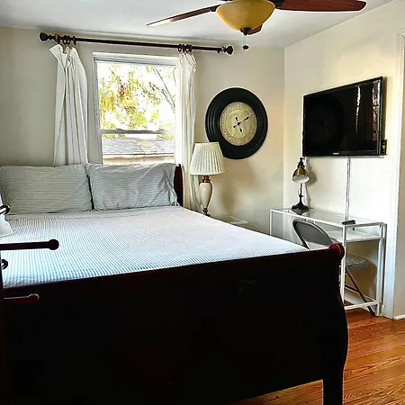 Aloha Homestay Falls Church